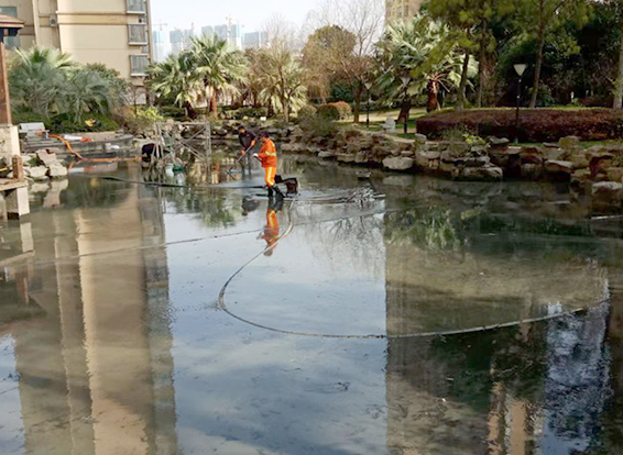 盖州景观池淤泥清理